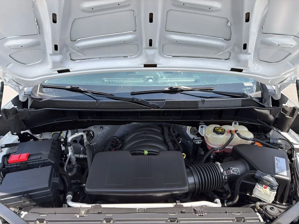 Used 2021 White Chevrolet Custom image 8