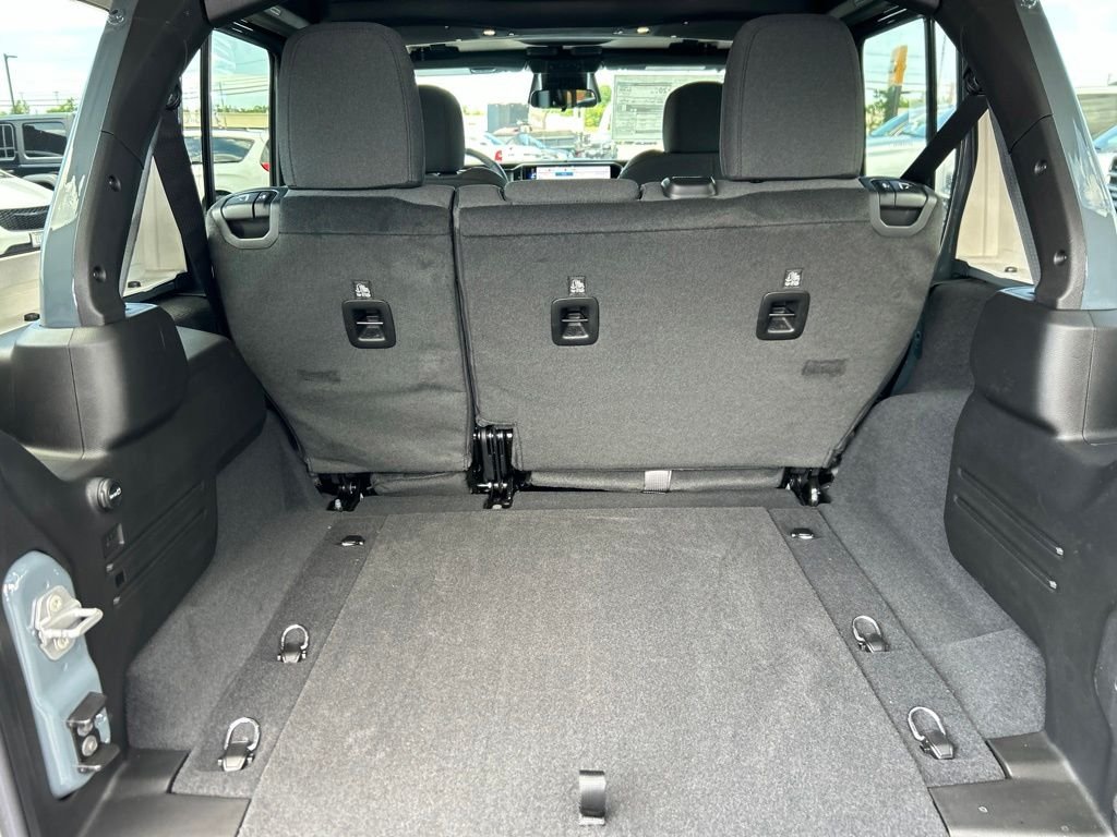 New 2026 Anvil Clear-Coat Exterior Paint Jeep Sport S image 23