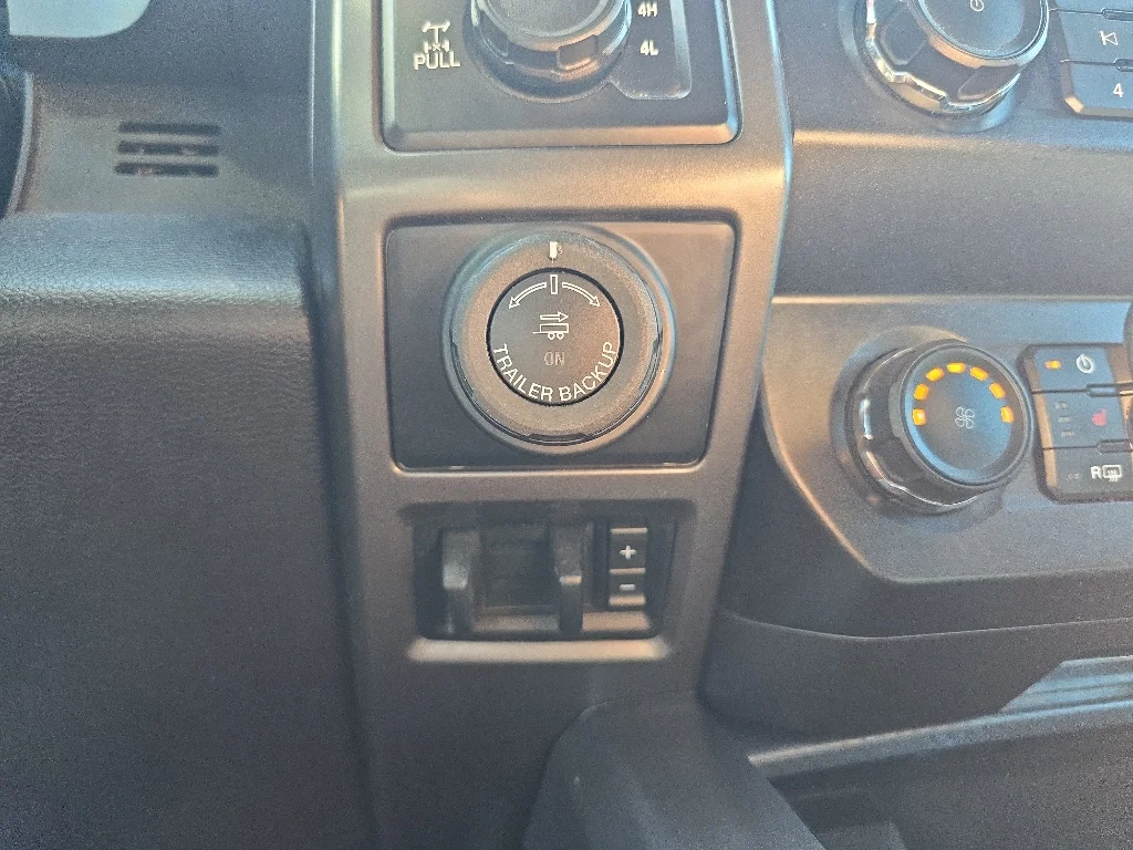 Used 2019  Ford XLT image 19