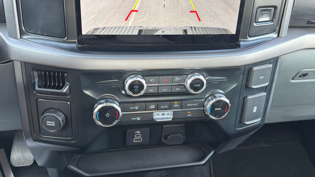 Used 2025 Black Metallic Ford XLT image 23