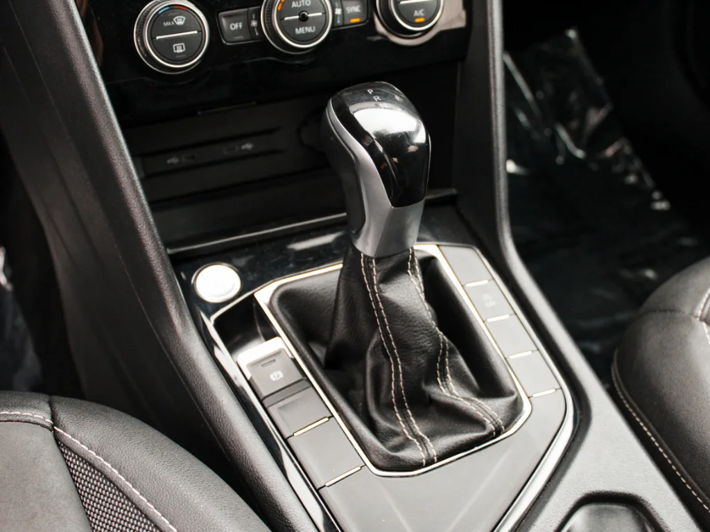 Used 2024 Deep Black Pearl Volkswagen SE image 19