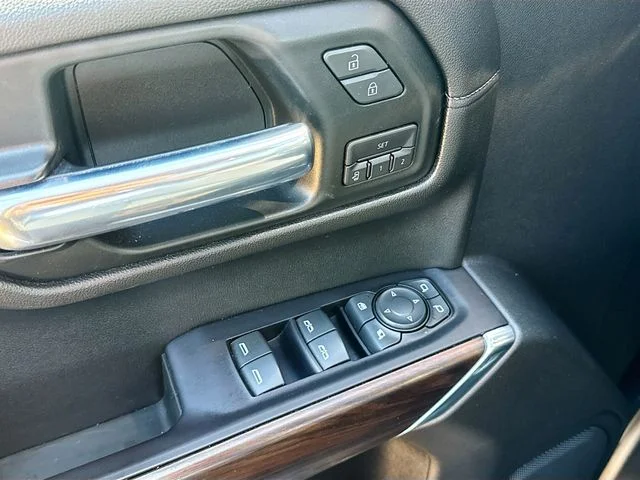 Used 2019 Blue GMC SLT image 19