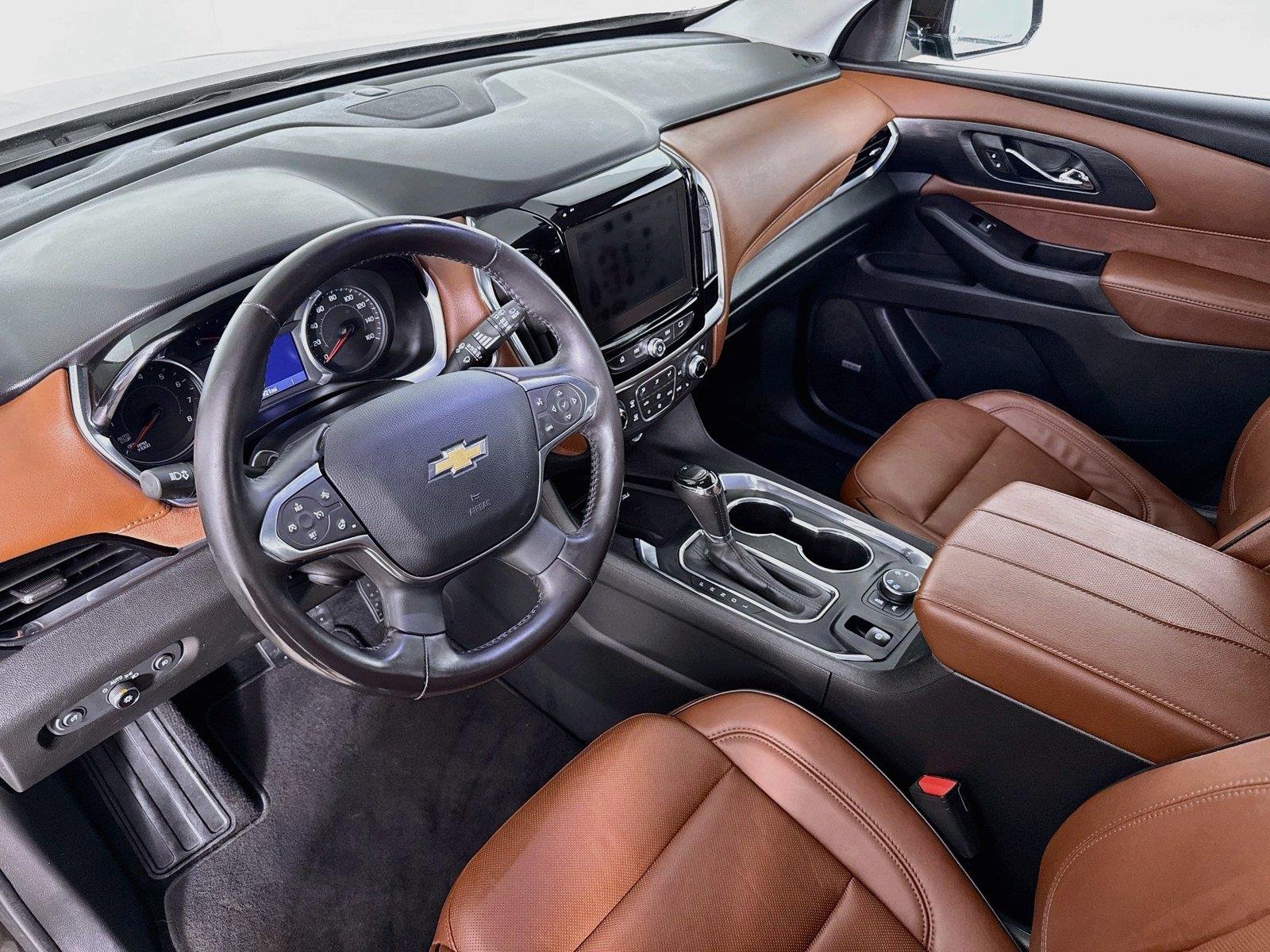 Used 2020 MOSAIC BLACK METALLIC Chevrolet High Country image 11