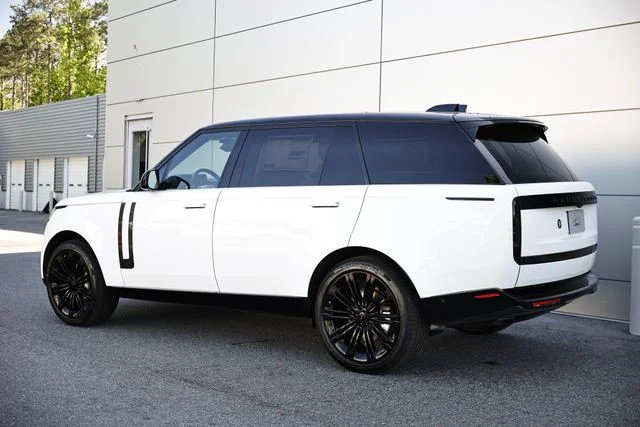 New 2026 Fuji White Land Rover SE 7 Seats image 7