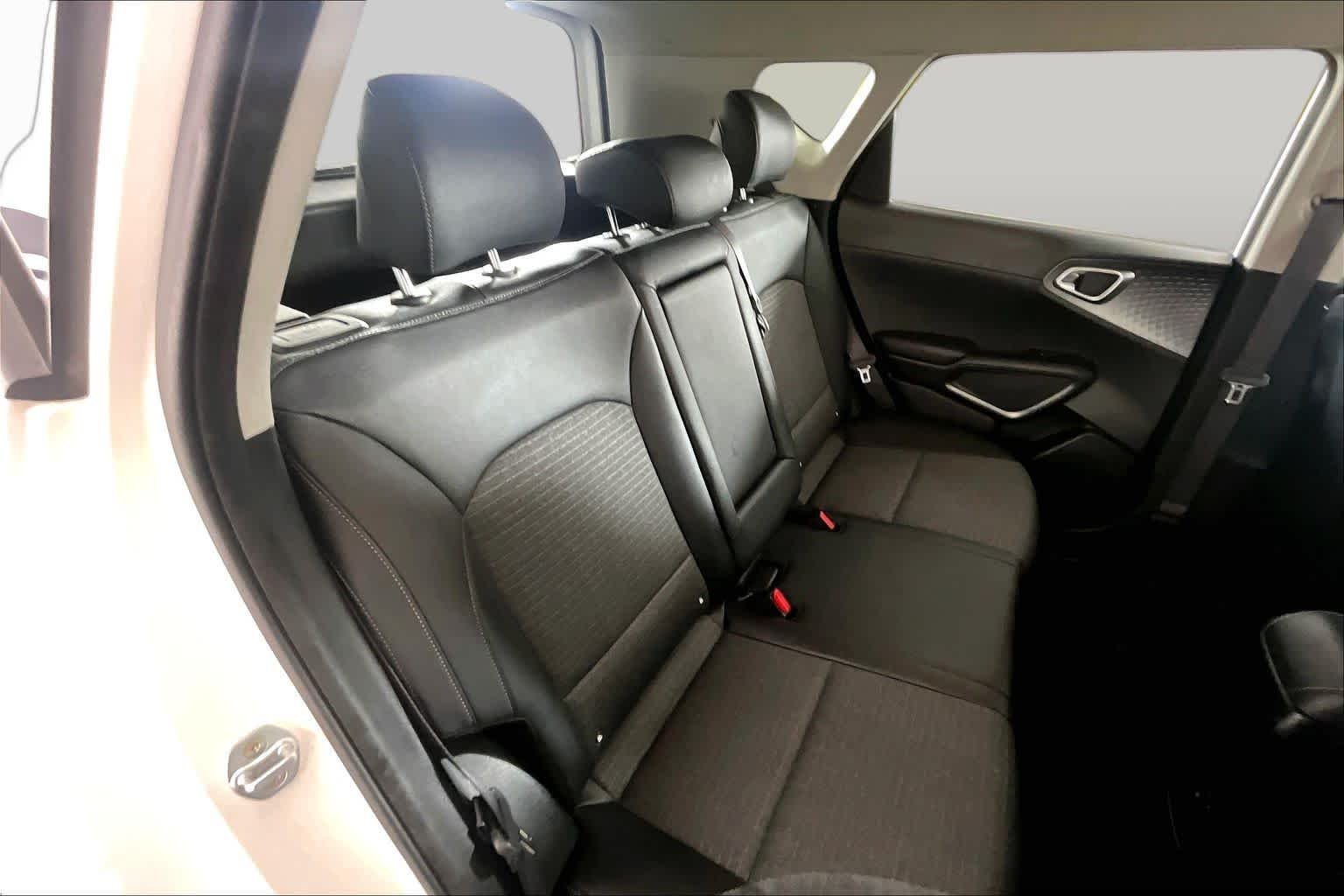 Used 2020 Snow White Pearl Kia EX image 19