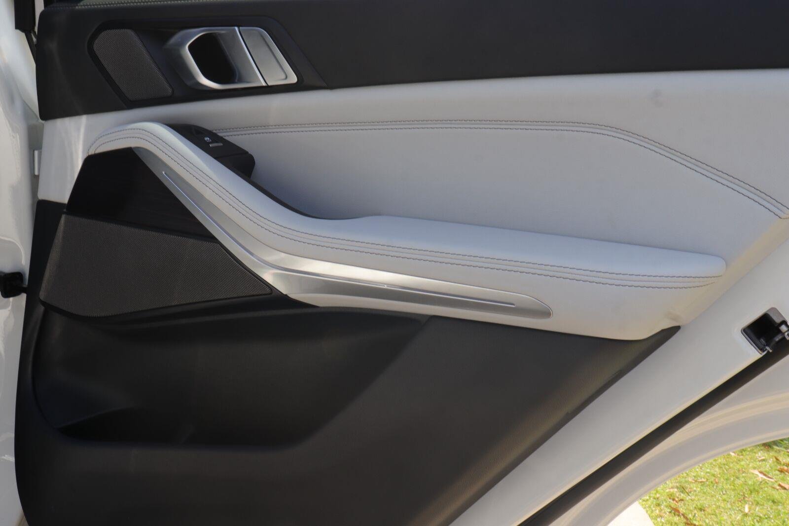 Used 2024 Alpine White BMW xDrive50e image 22