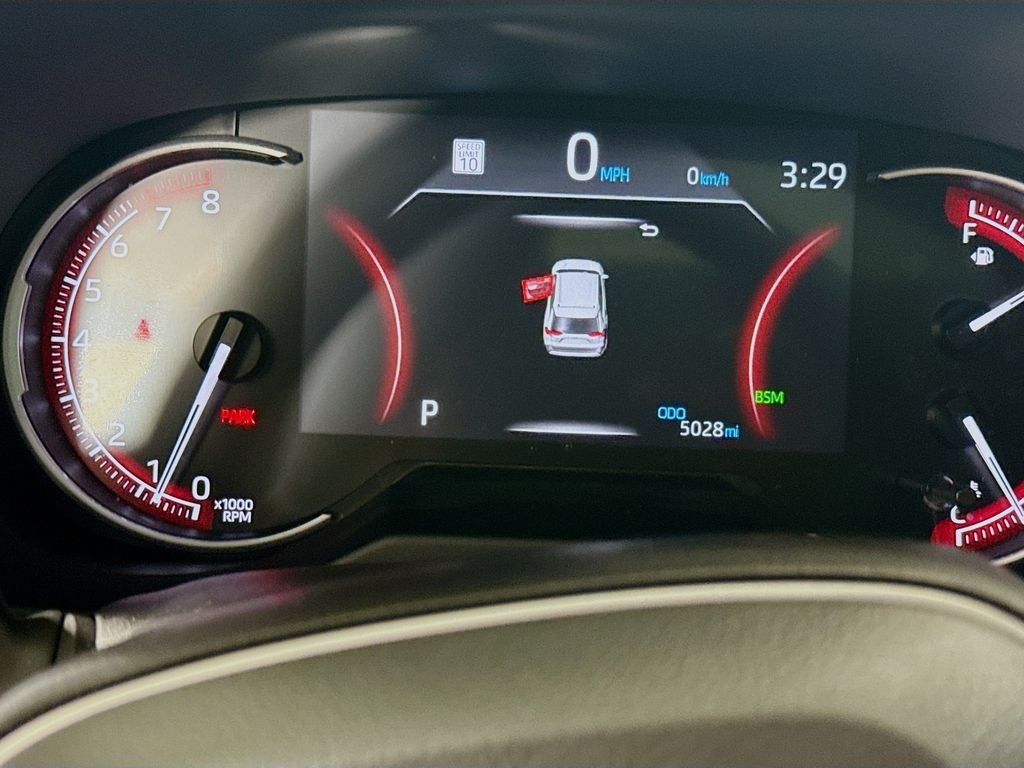 Used 2025 Wind Chill Pearl Toyota XLE Premium image 12