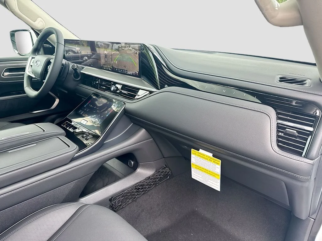 New 2026 RADIANT WHITE INFINITI Luxe 4WD image 32