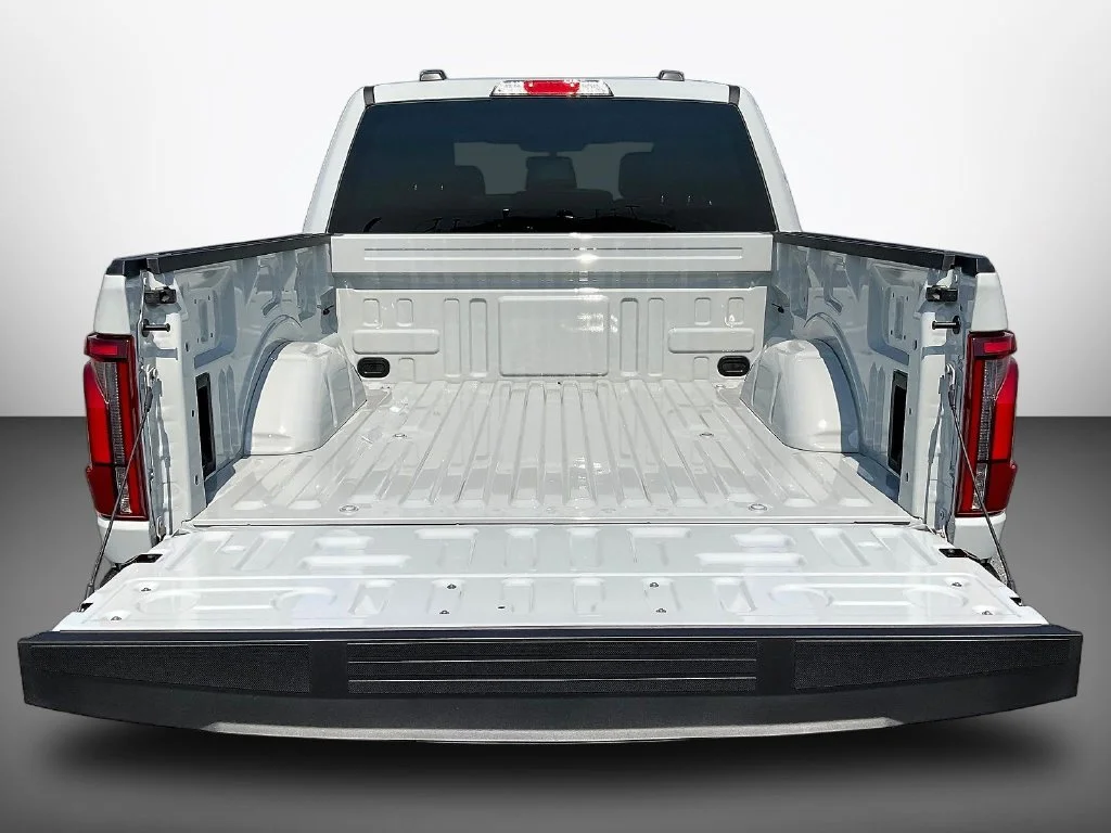 New 2026 Avalanche Ford Lariat® image 16