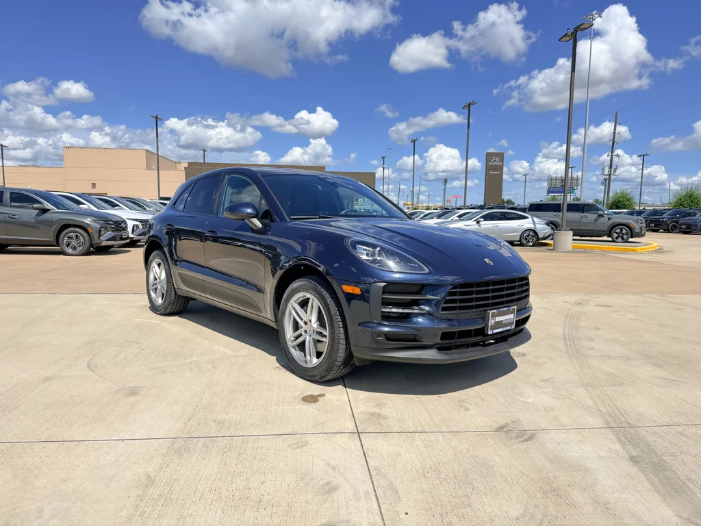 Used 2019 Night Blue Metallic Porsche Base image 3