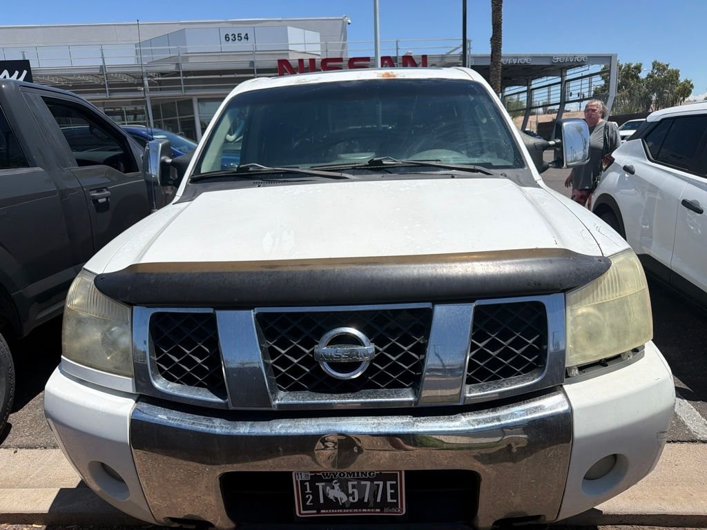 Used 2005 White Nissan LE image 3