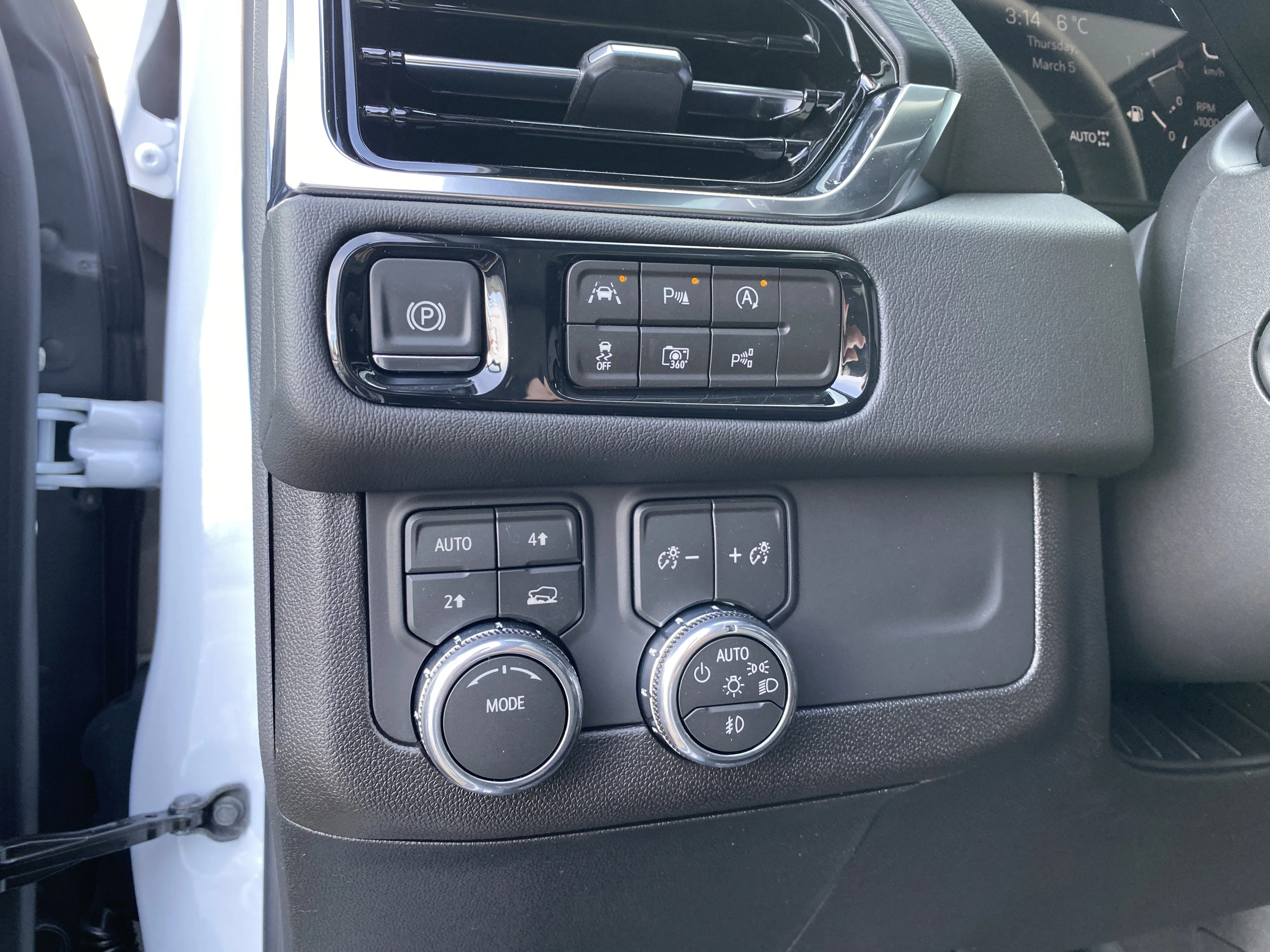 New 2026 GLACIER WHITE TRICOAT GMC Denali image 26