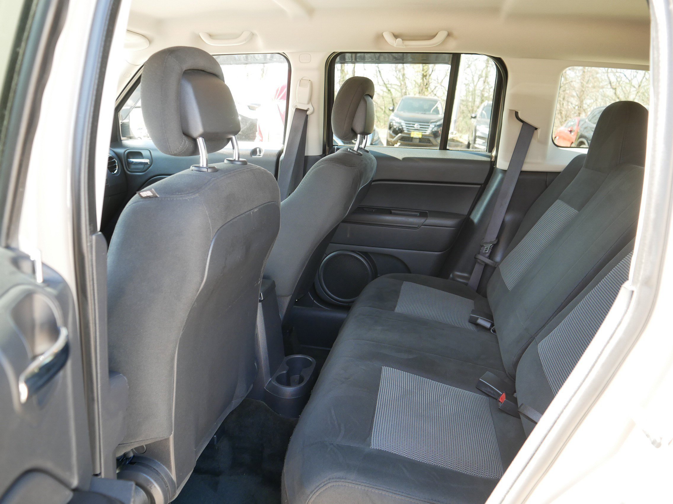 Used 2017 Mojave Sand Clearcoat Jeep Latitude image 35