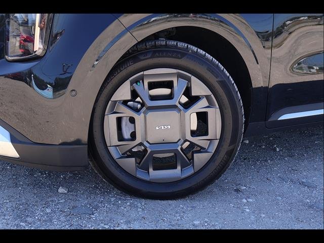 Certified Used 2026 Aurora Black Pearl Kia SX image 2