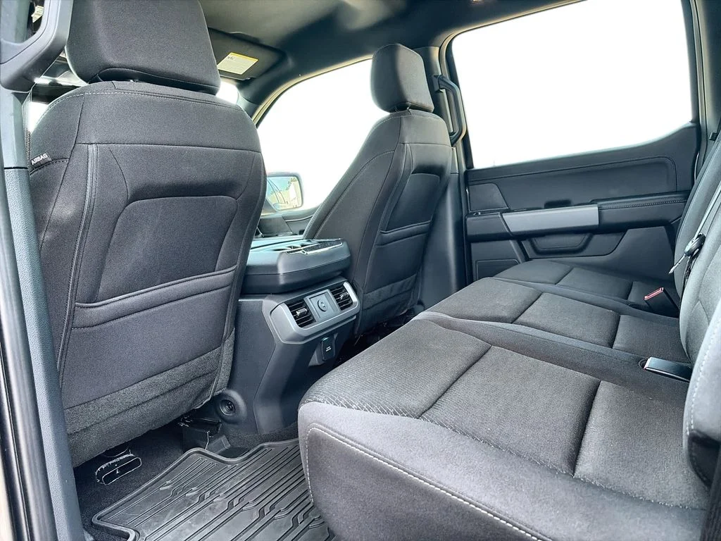 Used 2025 Gray Ford XLT image 26
