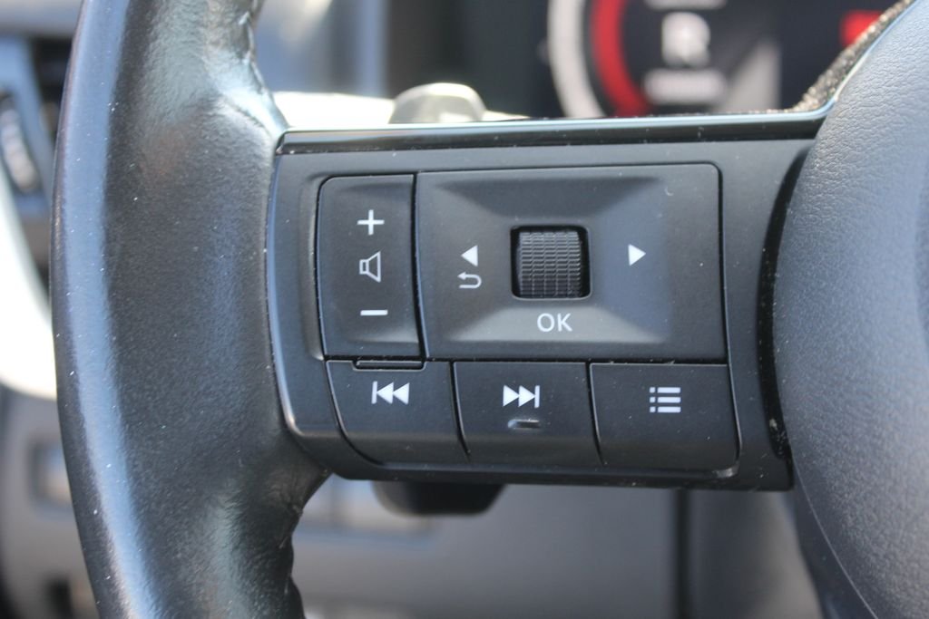 Used 2023 Gray Nissan Platinum image 29
