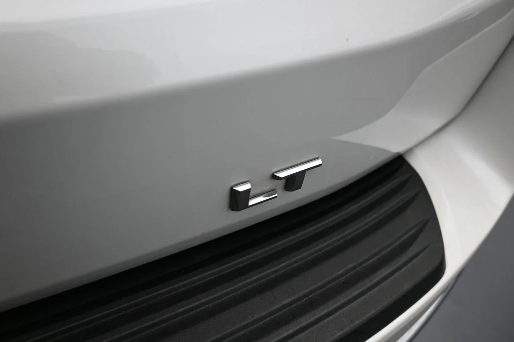 Used 2022 Iridescent Pearl Tricoat Chevrolet LT image 47