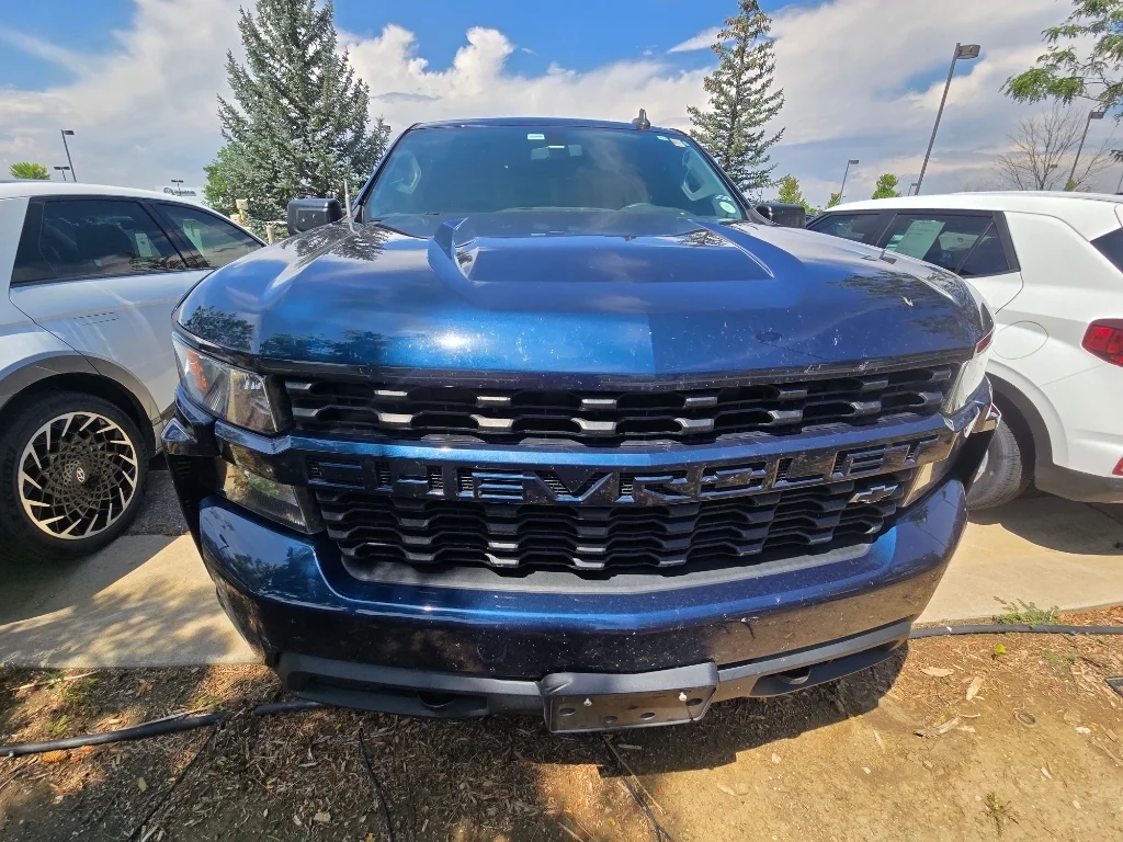 Used 2019 Northsky Blue Metallic Chevrolet Custom image 18