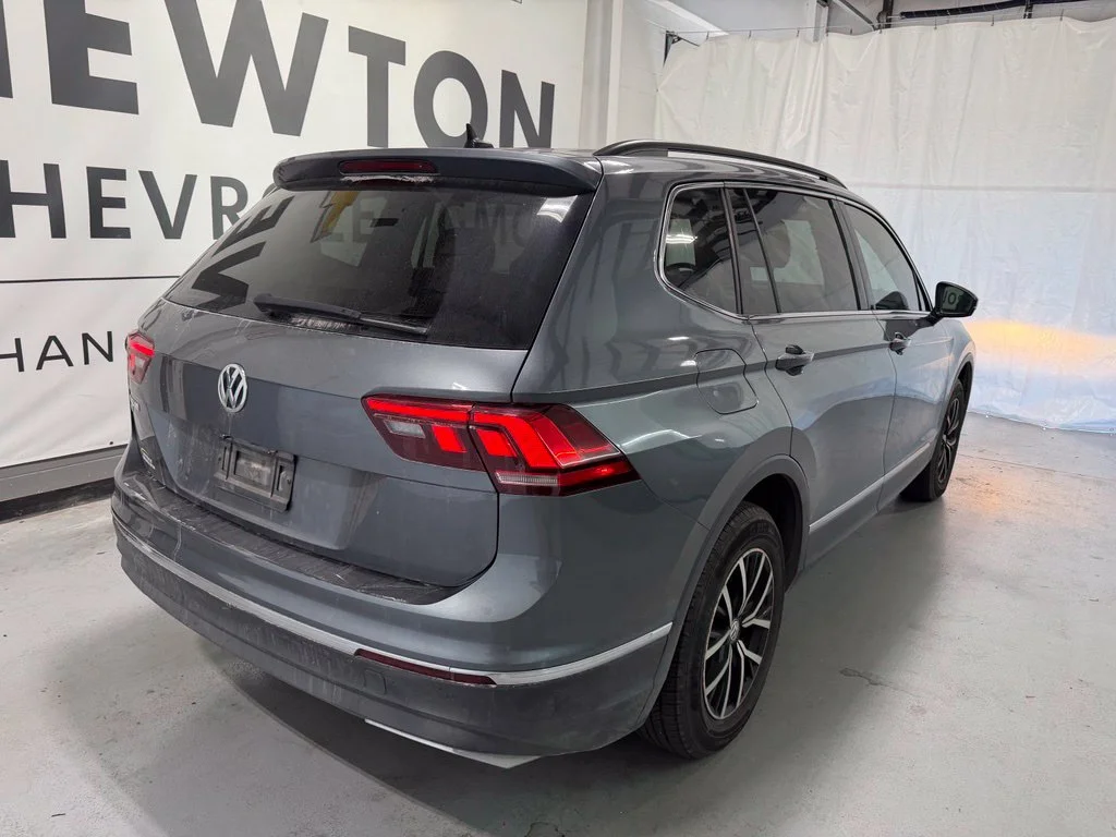 Used 2021 Gray Volkswagen 2.0T SE image 22