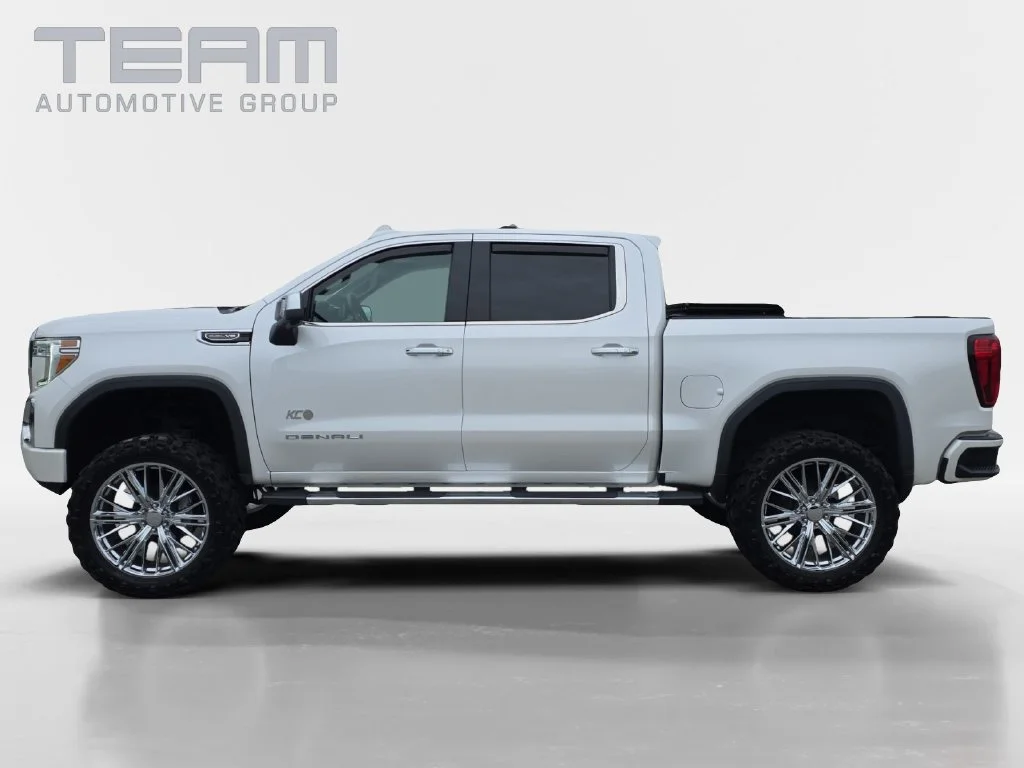 Used 2021 White GMC Denali image 4