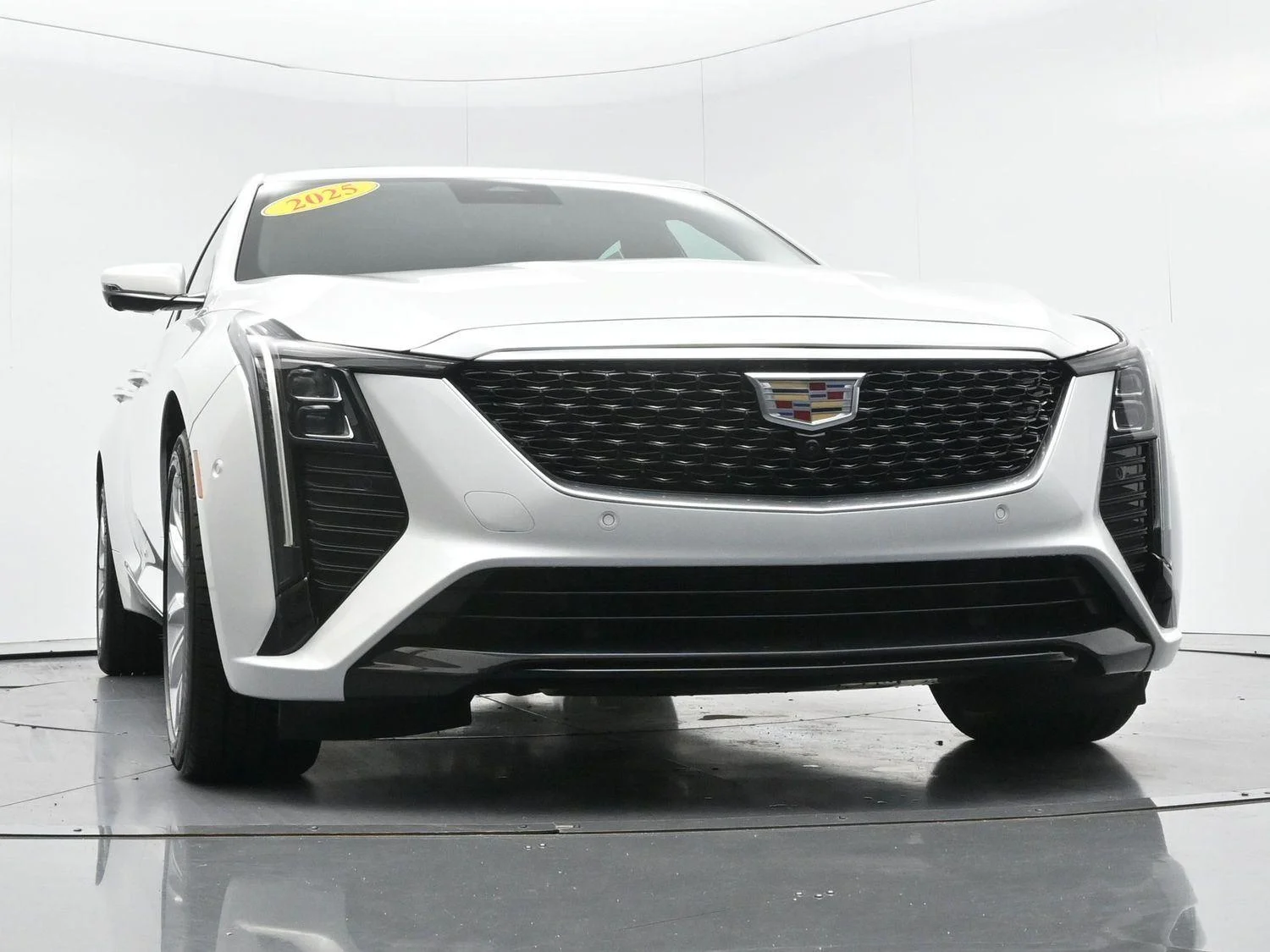 Used 2025 Crystal White Tricoat Cadillac Premium Luxury image 48