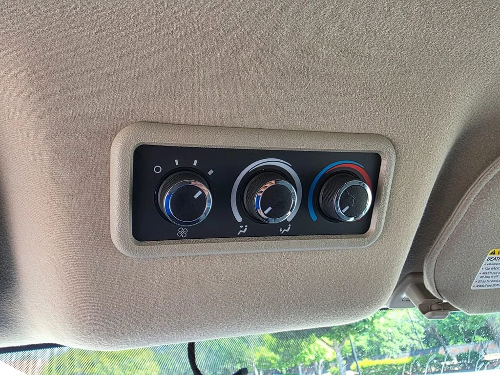 Used 2025 Summit White Chevrolet 1LS image 20