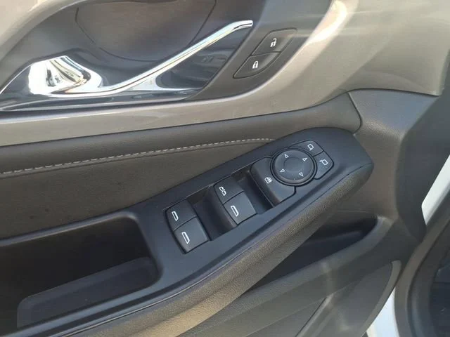 Used 2023 Summit White Chevrolet LT Cloth image 13