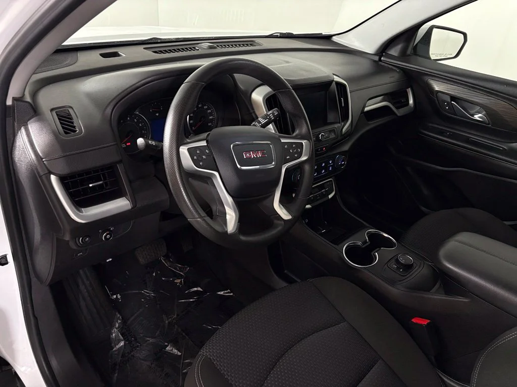 Used 2024 White GMC SLE image 16