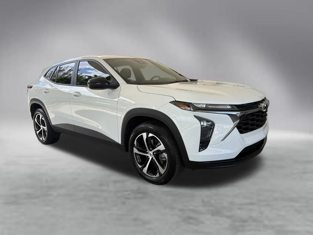 Used 2025 White Chevrolet 1RS image 2
