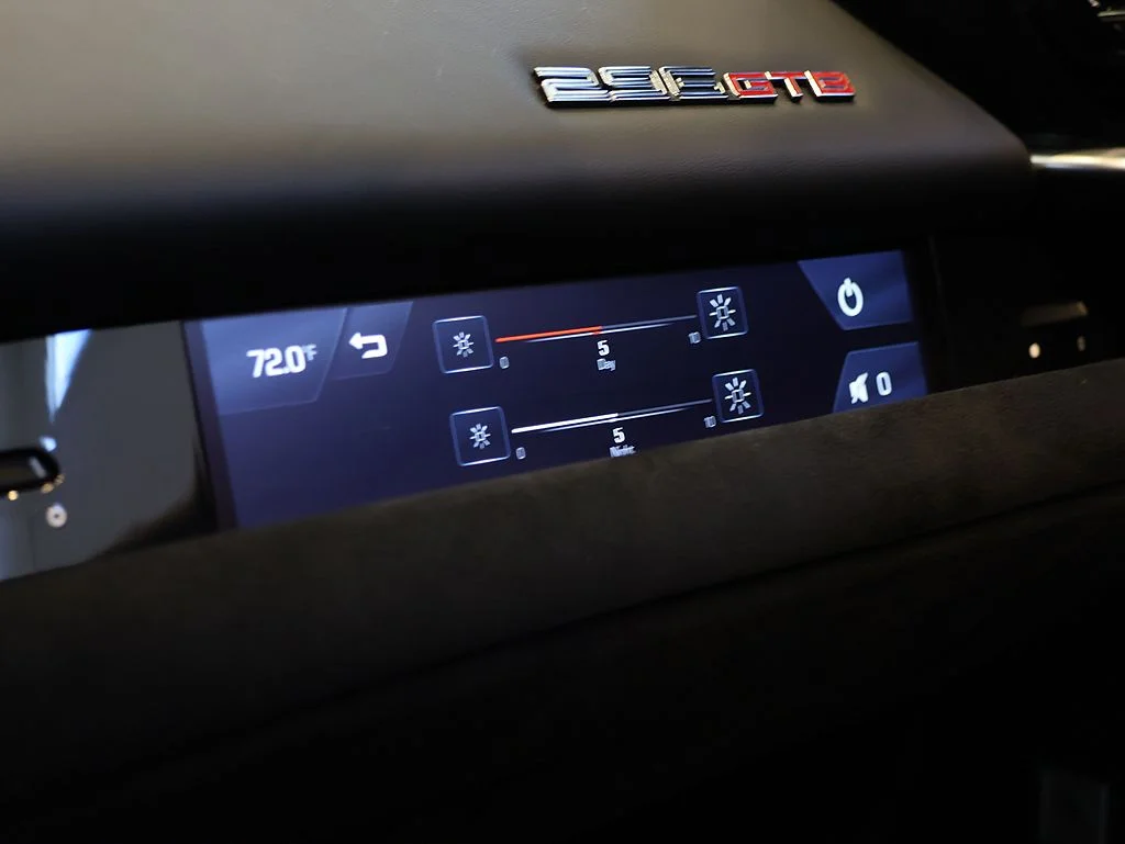Certified Used 2025 Viola Hong Kong Ferrari  image 80