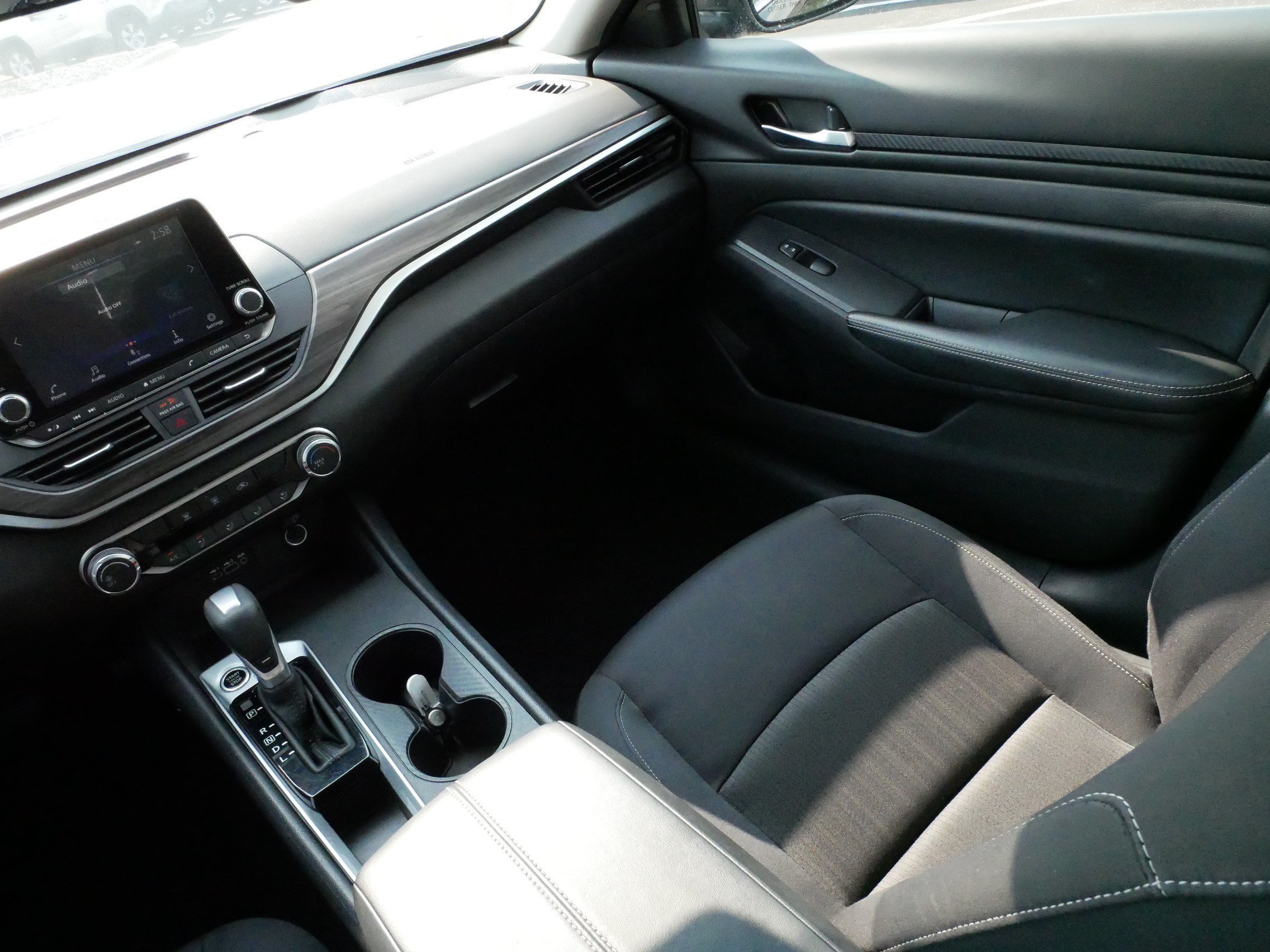 2025 Nissan Altima SV - Photo 11