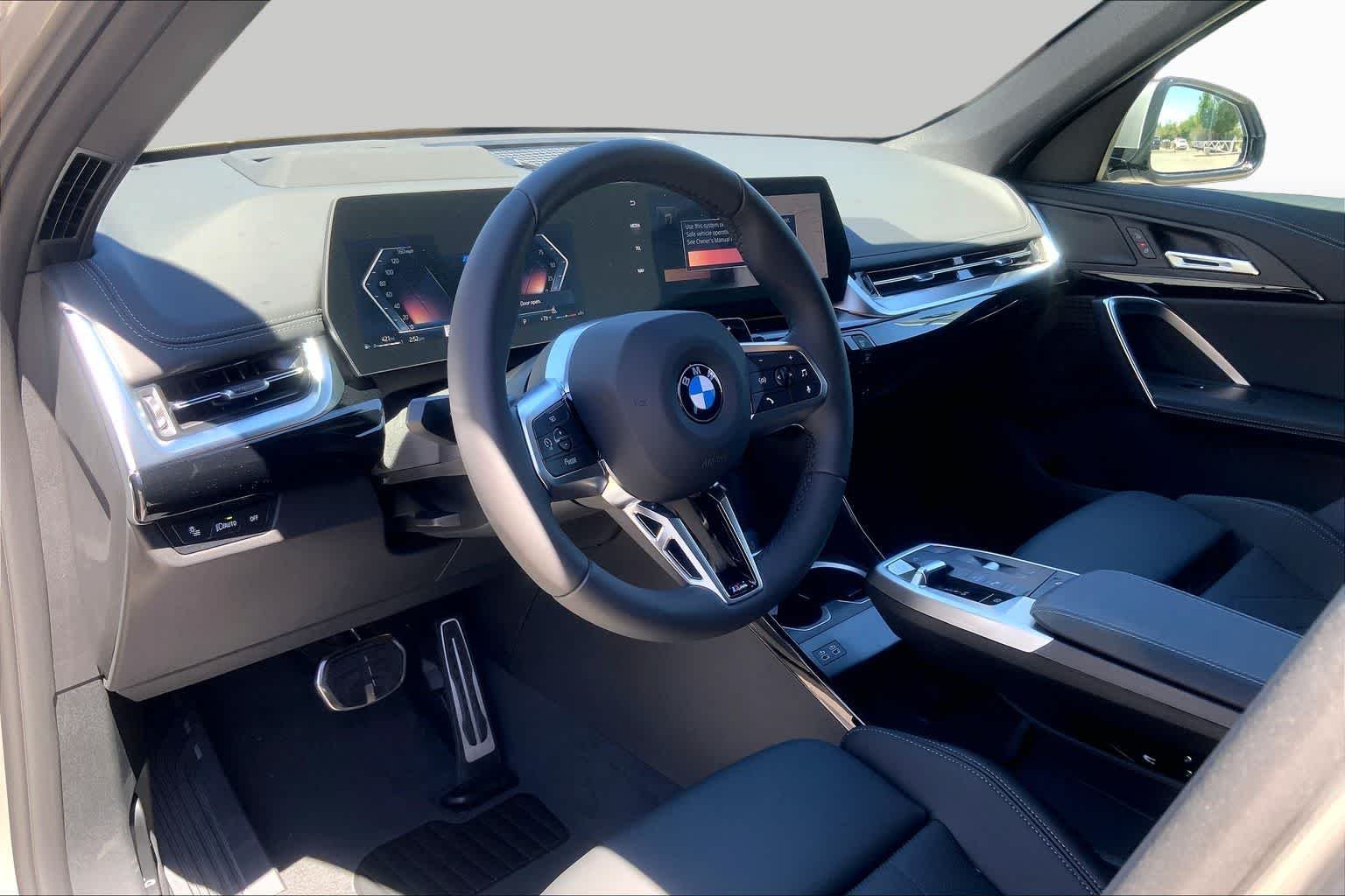 New 2026 Space Silver Metallic BMW xDrive28i image 8