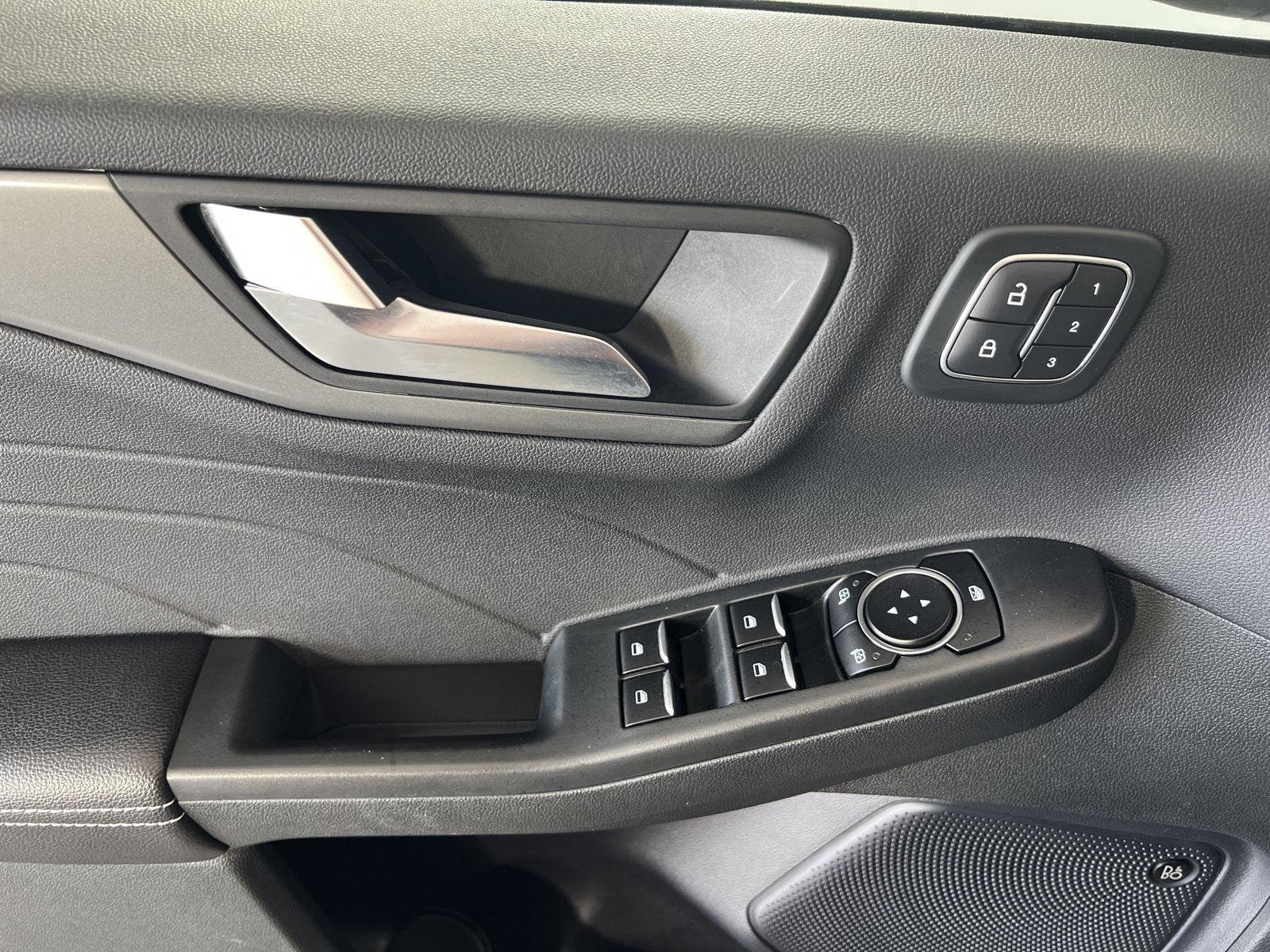 Used 2023 Iconic Silver Ford Active image 6