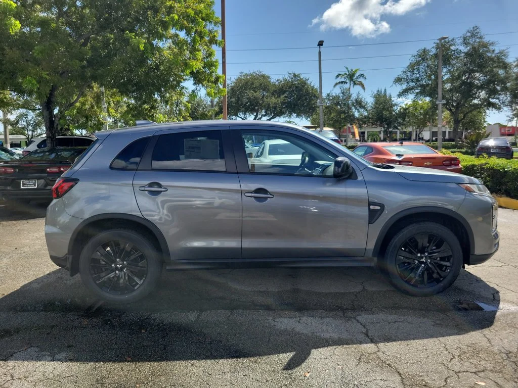New 2027 MERCURY GRAY METALLIC Mitsubishi 2.0 LE AWC image 8