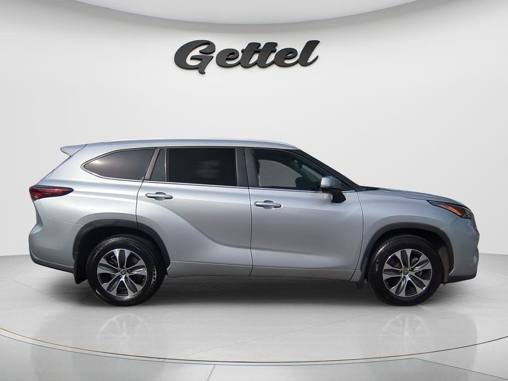 Certified Used 2024 Silver Toyota XLE image 4