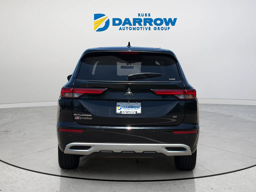 Used 2024 Black Mitsubishi SE image 4
