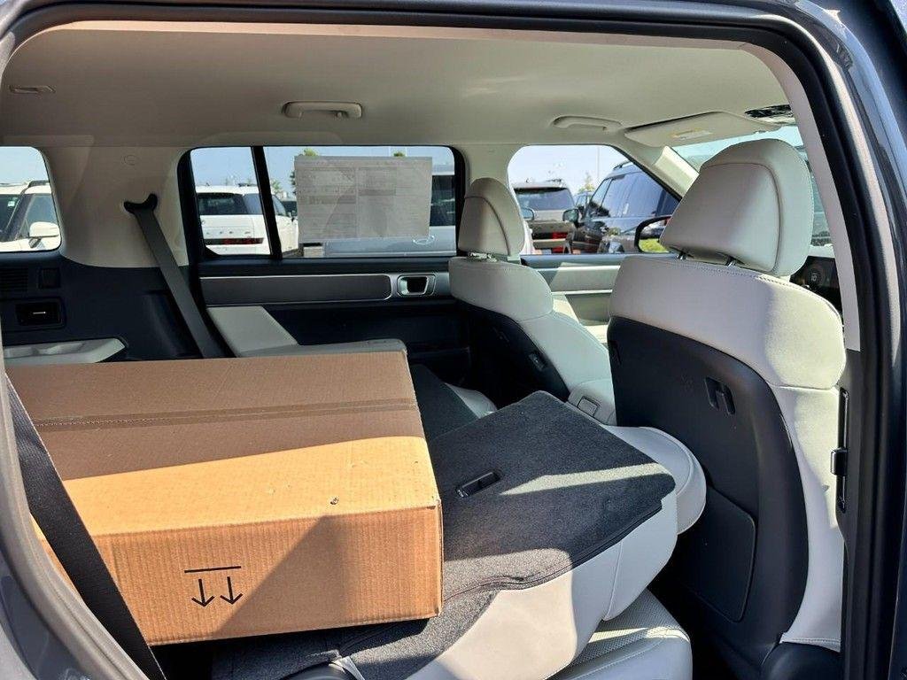 New 2026 Gray Hyundai SEL AWD image 4