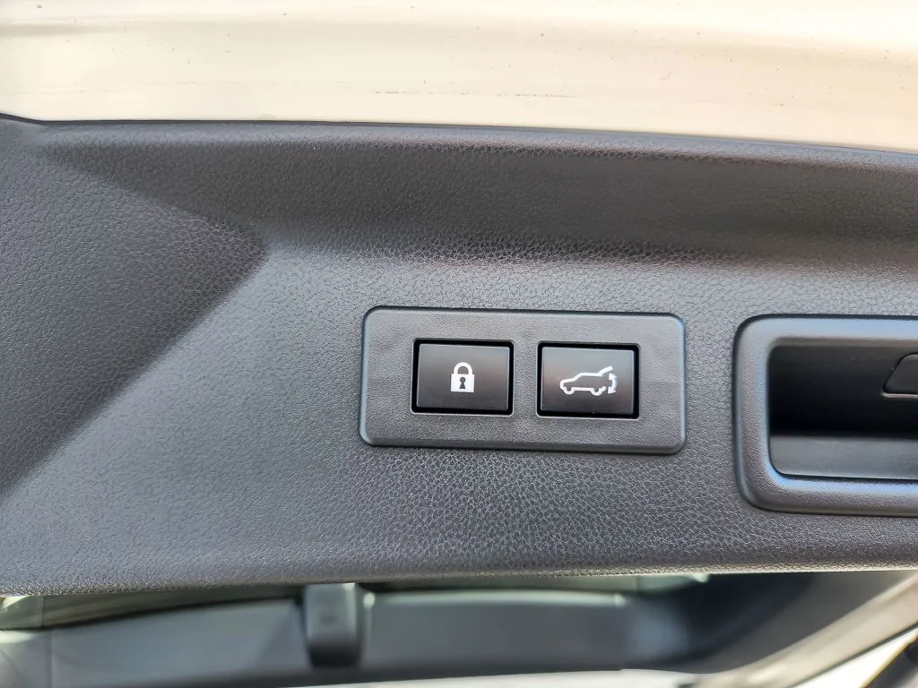 Used 2025 White Subaru Touring image 21