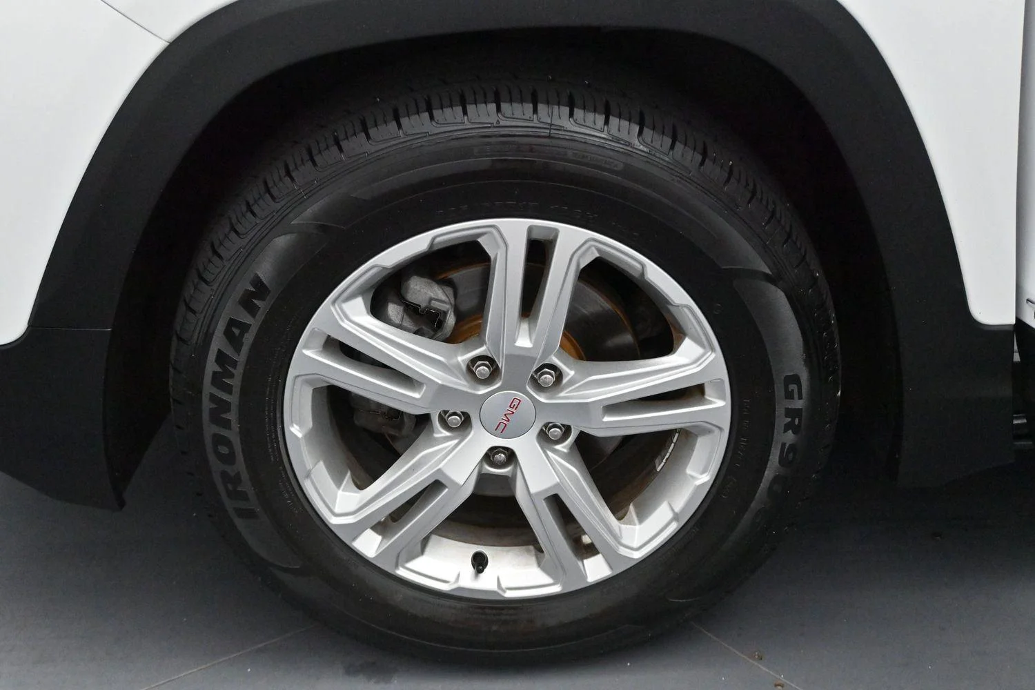 Used 2020 Summit White GMC SLE image 34
