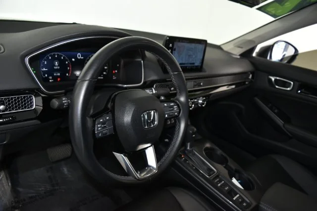 Used 2023  Honda Touring image 13