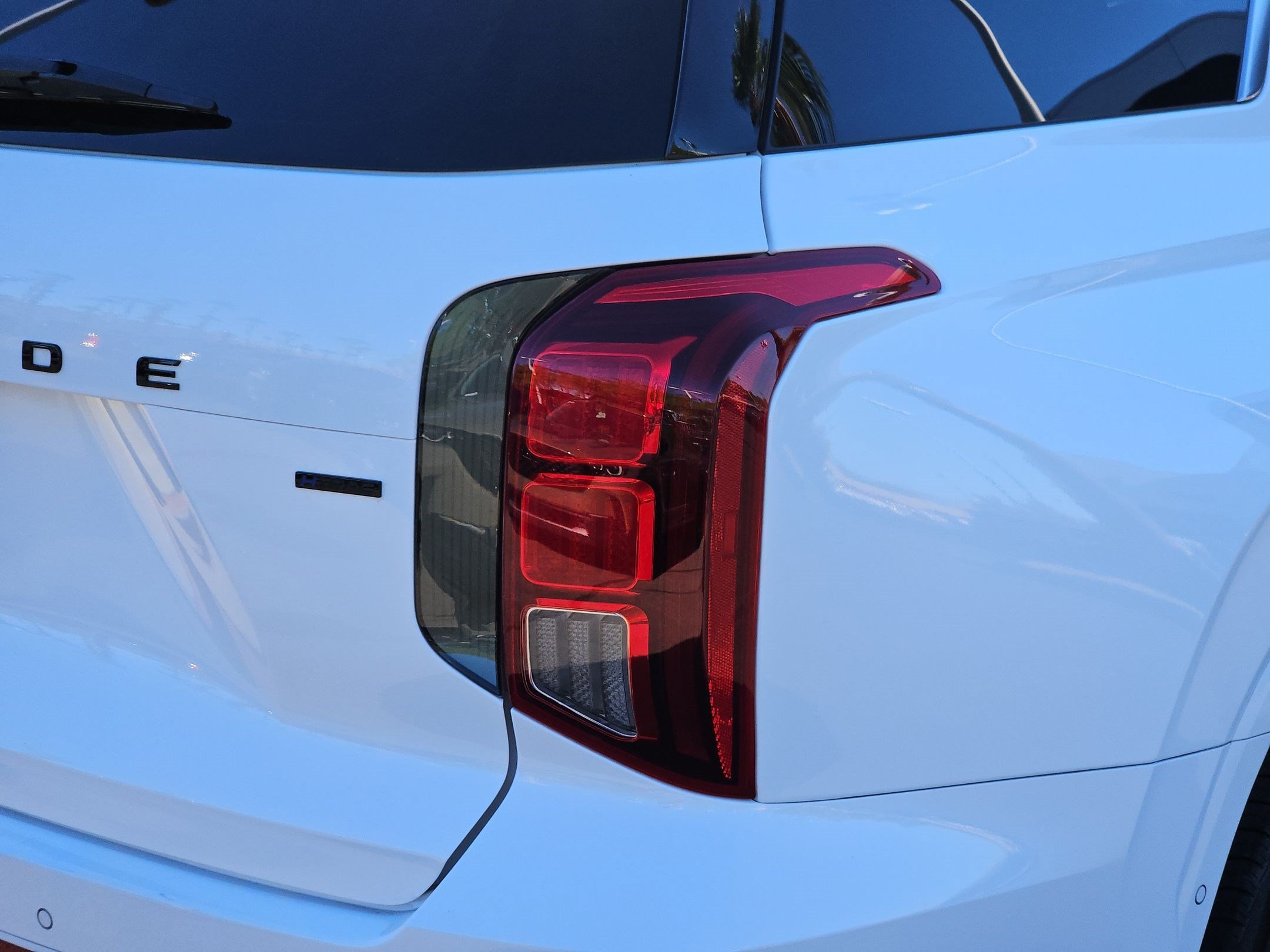 Used 2024 White Hyundai Calligraphy Night Edition image 11