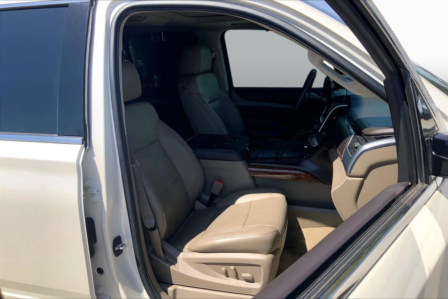 Used 2015 White Diamond Tricoat Chevrolet LTZ image 9