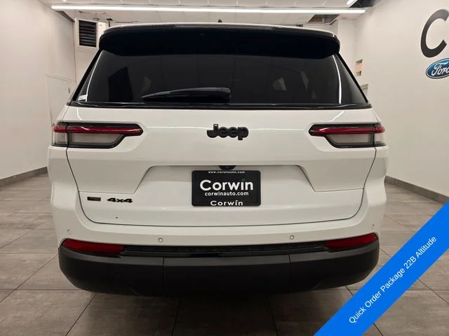 Used 2022 Bright White Clearcoat Jeep Altitude image 4