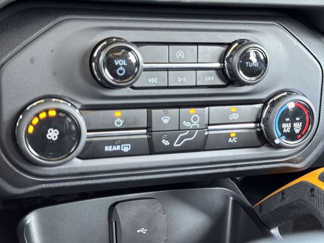 Used 2024 Gray Ford Badlands image 18