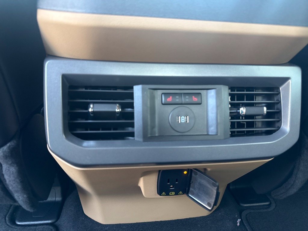 New 2026 Star White Metallic Tri-Coat Ford Lariat image 33