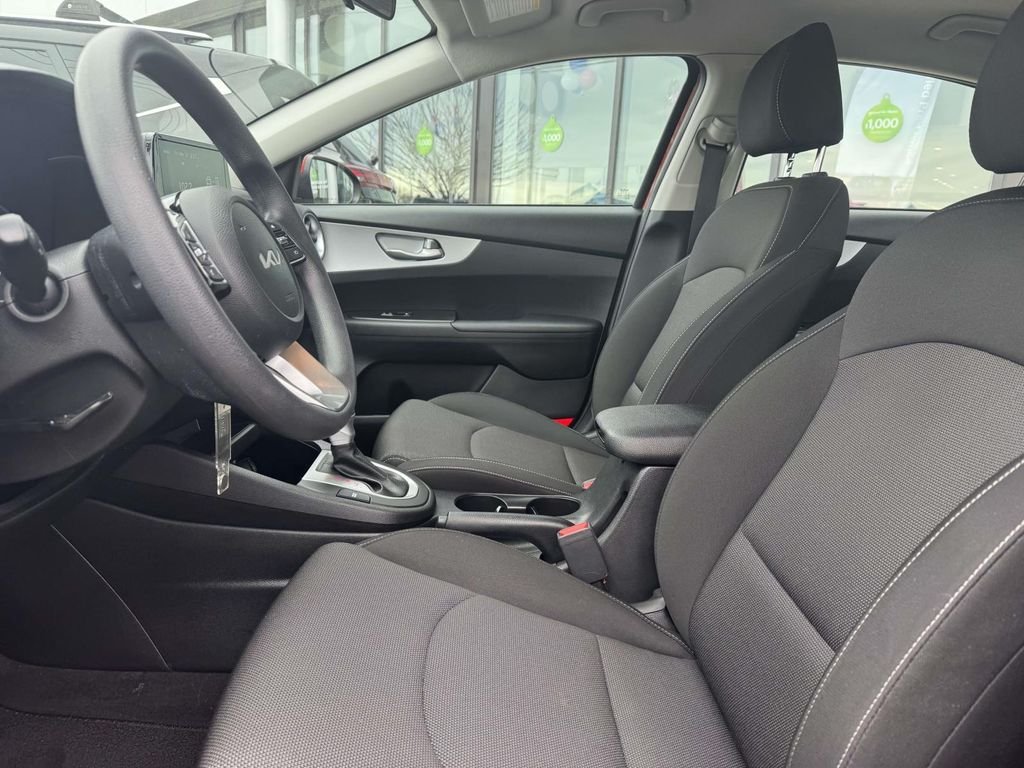 Used 2023 Red Kia LXS image 13