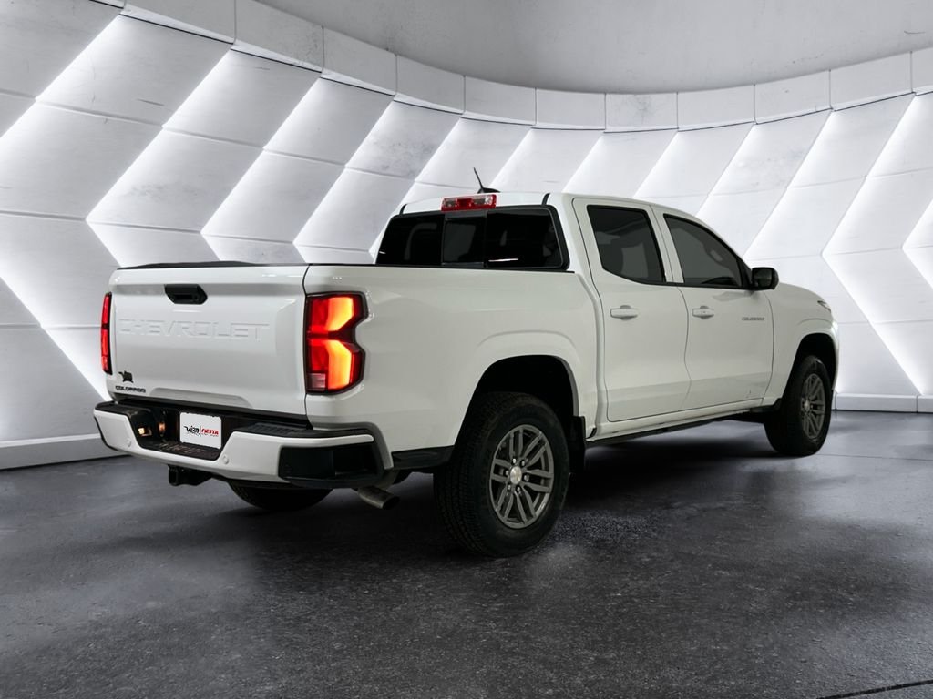 Used 2025 White Chevrolet LT image 4