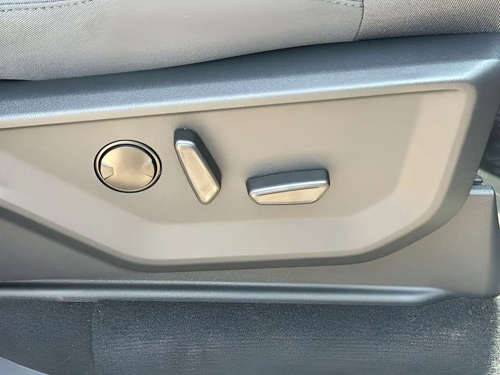 New 2025 Space Silver Metallic Ford Active image 27