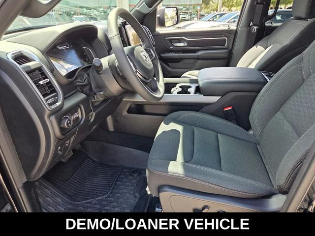 New 2026 Diamond Black Crystal Pearl-Coat Exterior Paint RAM Big Horn/Lone Star image 5
