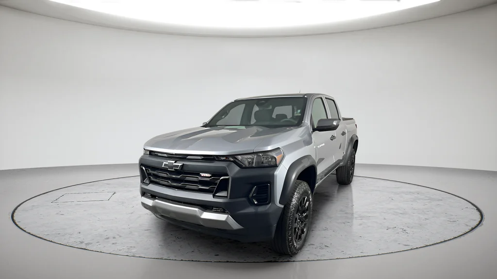 Used 2025 Gray Chevrolet Trail Boss image 9